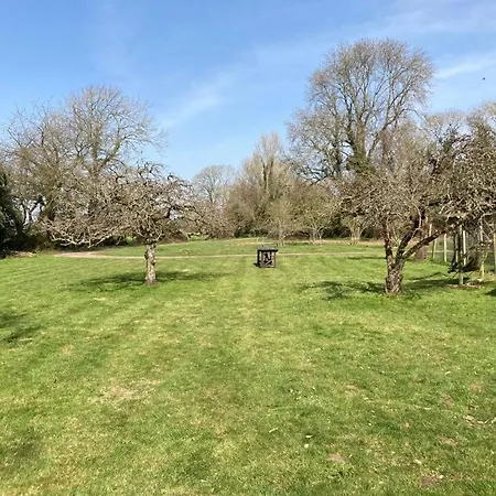 Cosy Cottage With Large Garden I Semi Rural Retreat! Nearby Countryside, Beaches & Goodwood - Chichester Holiday Properties Eartham Exterior photo